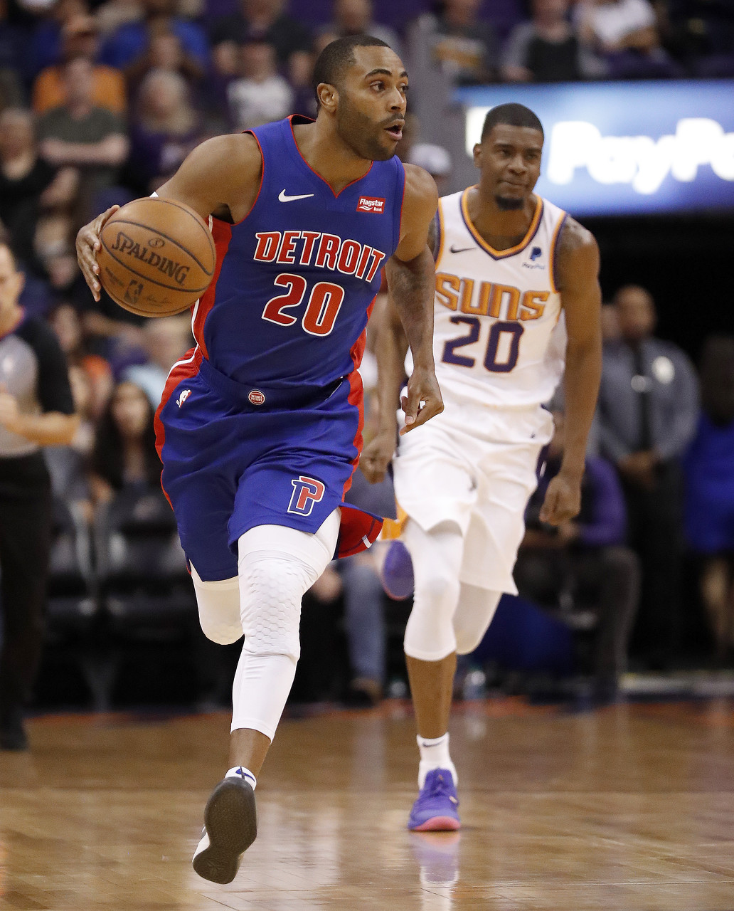 碑式的出场 碑式的出场