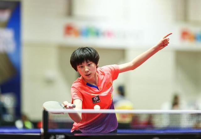 足协杯草根球队“不业余”.