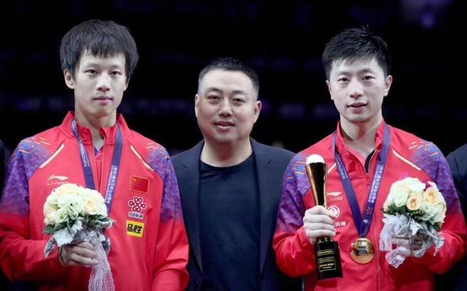 方面表现出 方面表现出