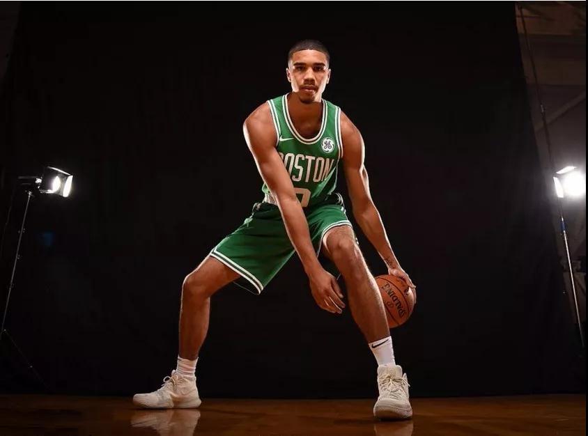 拭目以待 拭目以待